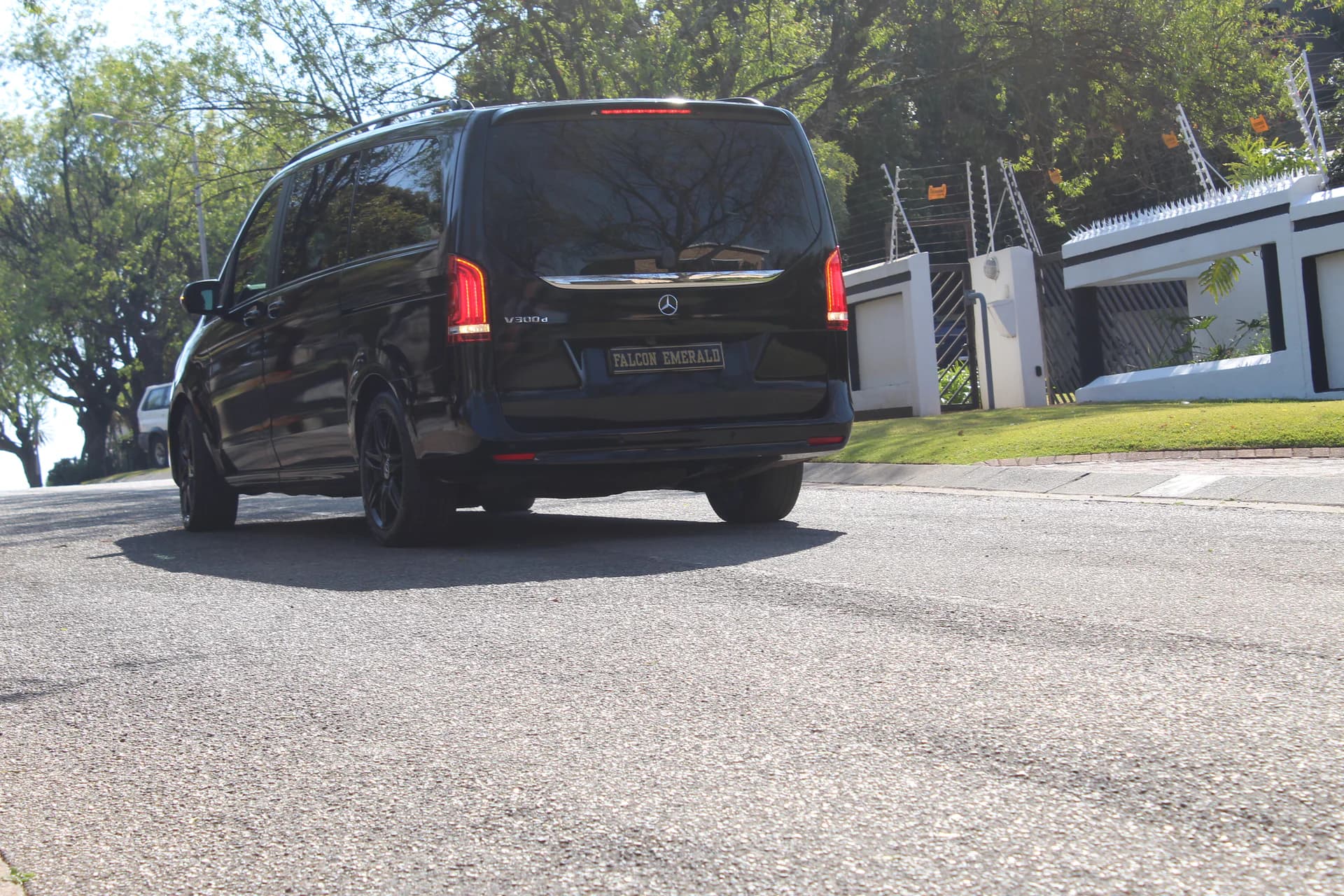 Mercedes V-Class rear exterior shuttle vehicle presentation